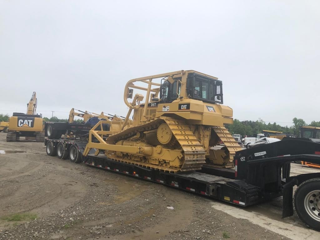 caterpillar-d6T-1