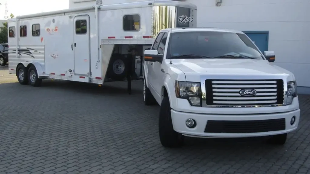 Fifth wheel transportation services