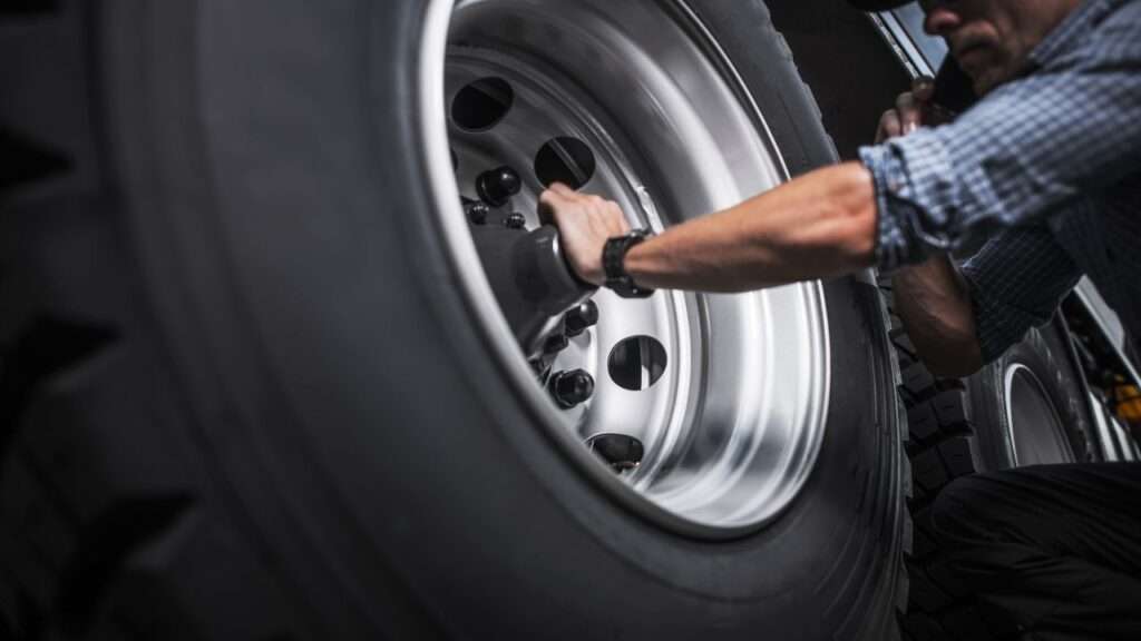 How to Choose the Right Tire for Your Semi-Truck